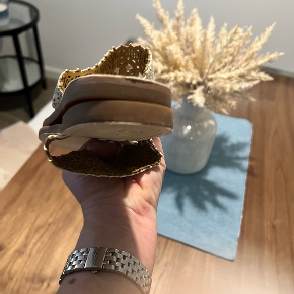 Tory Burch White Leather Sandals - Picture 3 of 5